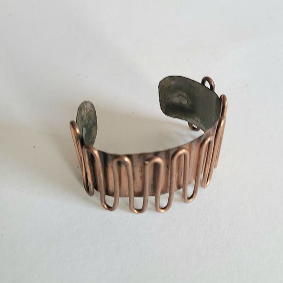 Copper swirl design cuff bracelet. - Picture 2 of 11